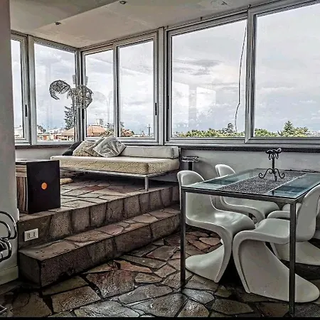 Housegardenfleming Apartment